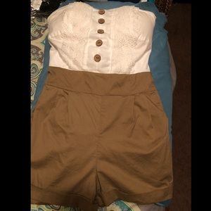 Cream and tan rumper